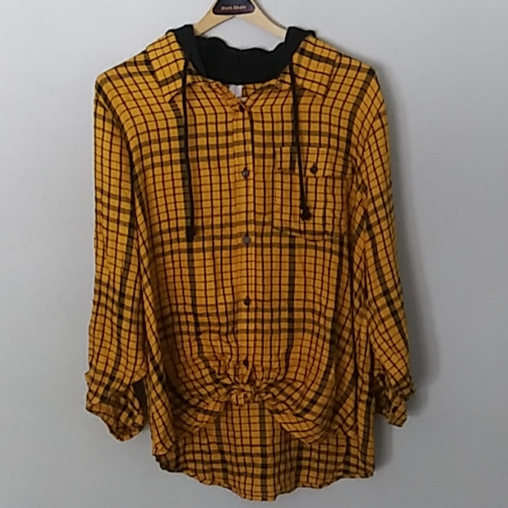 No Boundries hi-low long sleeve shirt